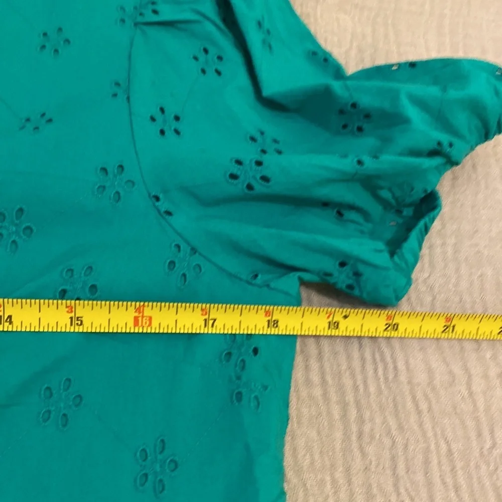 J. Crew Green Puff Sleeve Cotton Blouse. Size S . Style BQ034